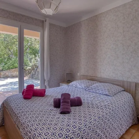 In - Gulf Of Saint-tropez Villa